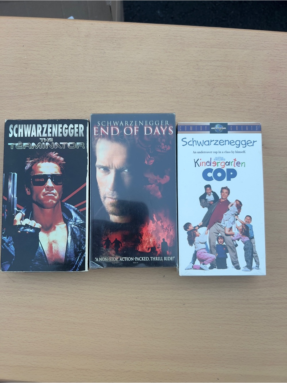 Lot Of 3 Arnold Schwarzenegger Classic Vhs Movies/Terminator,End Of Days,Kinder